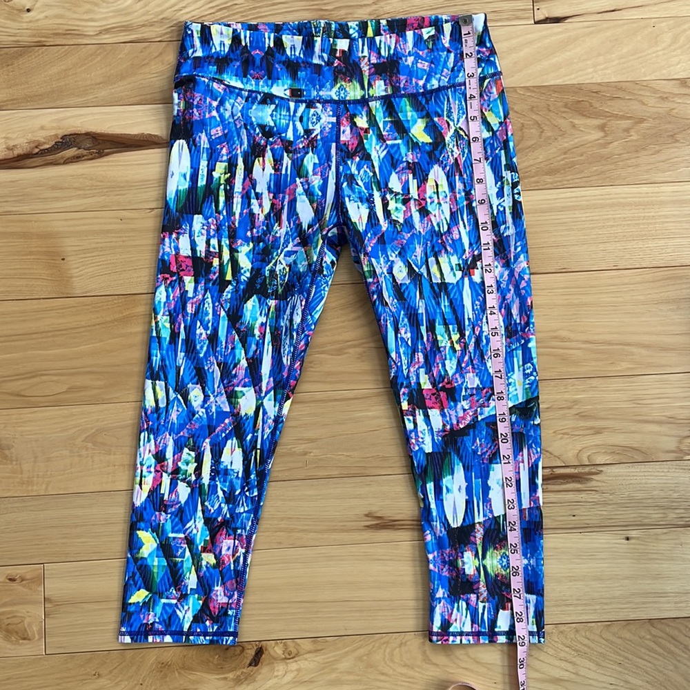Lot of Fabletics High-Waisted Capri Leggings - Picture 2 of 10